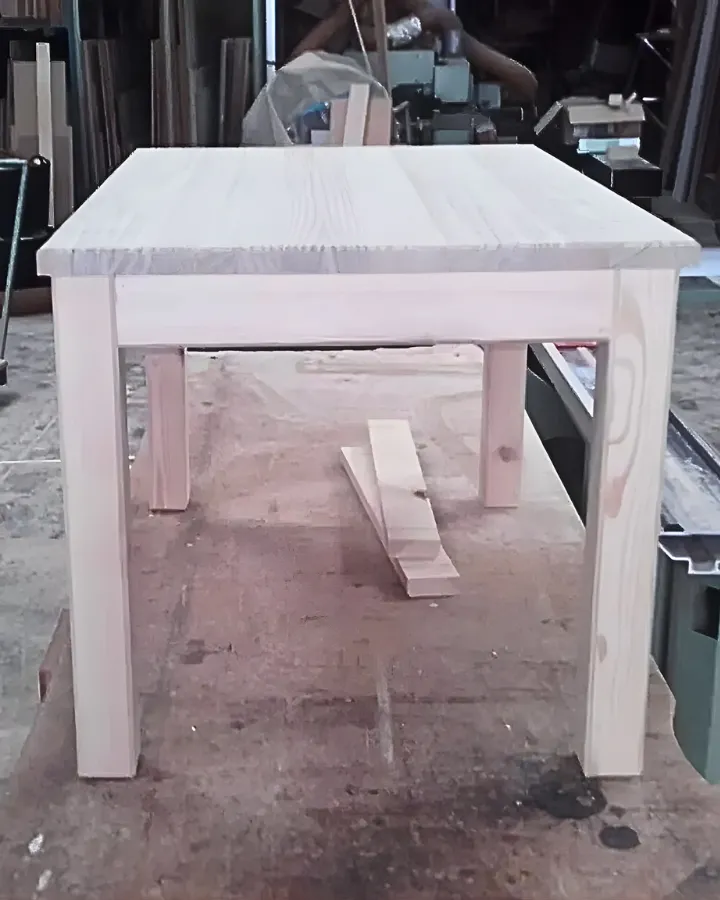 MESA DE MADERA